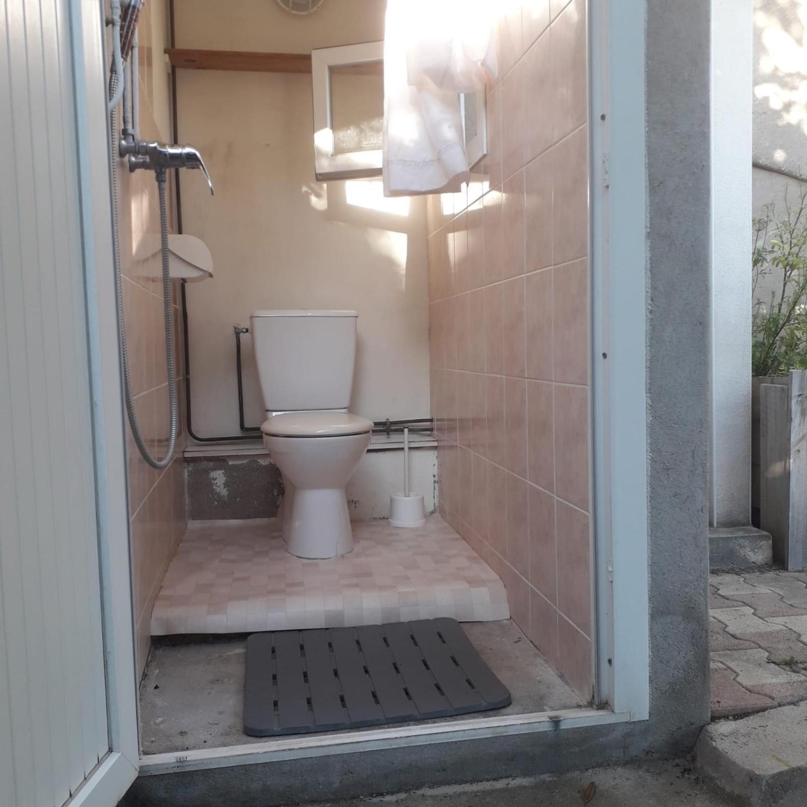 Luxury tent Deux Tentes Confortables Dans Un Joli Jardin Idealement Situe *